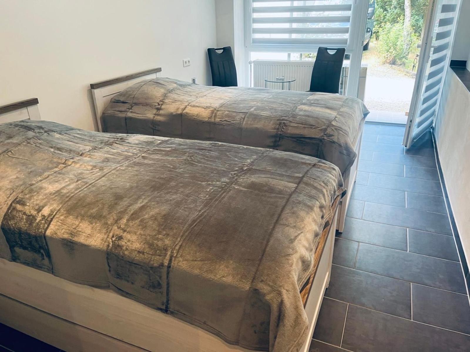Waldstadt Homes, Ίζερλον Εξωτερικό φωτογραφία