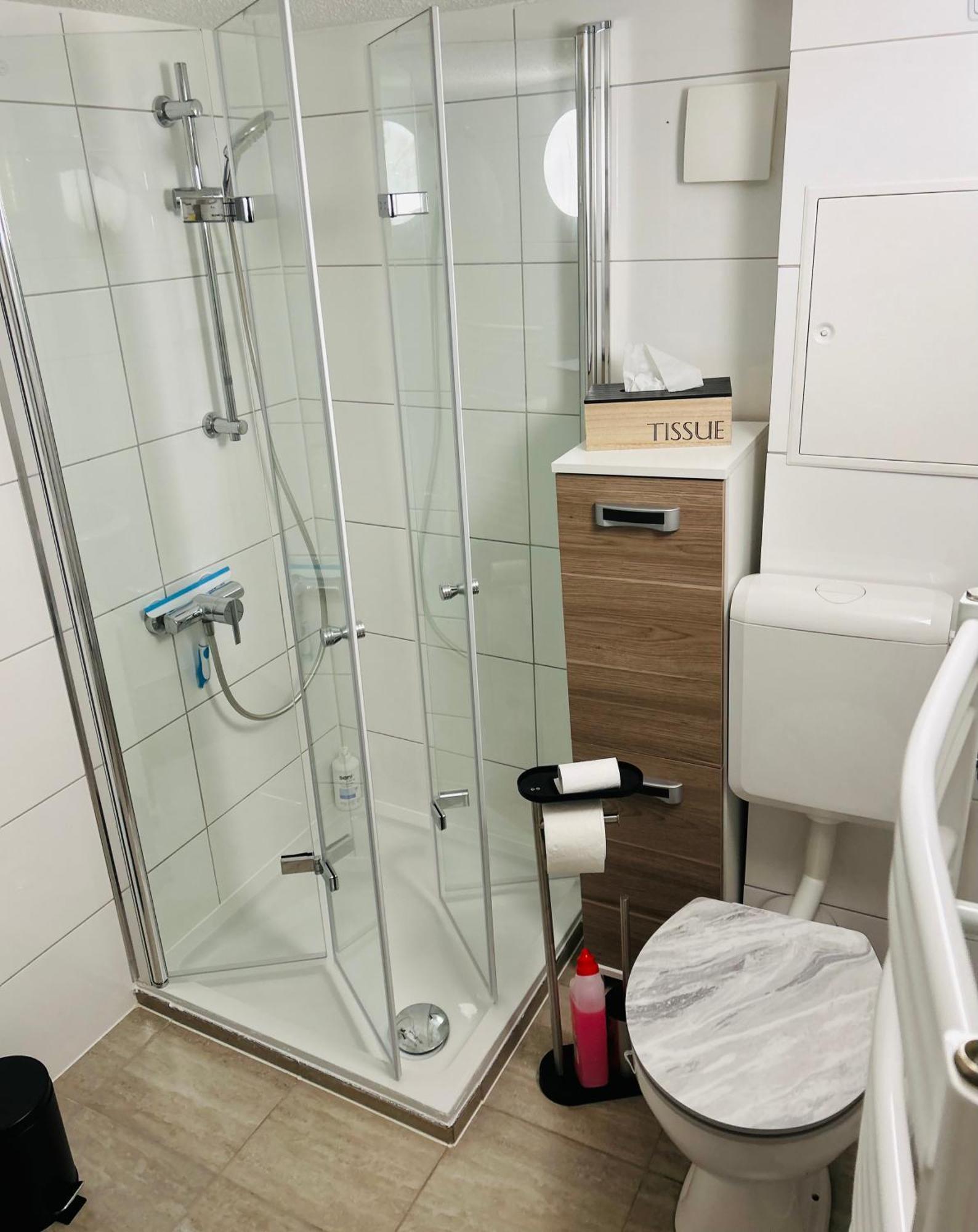 Waldstadt Homes, Ίζερλον Εξωτερικό φωτογραφία