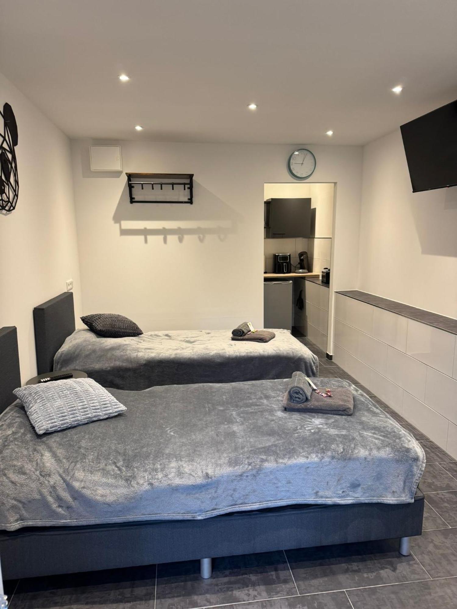 Waldstadt Homes, Ίζερλον Εξωτερικό φωτογραφία