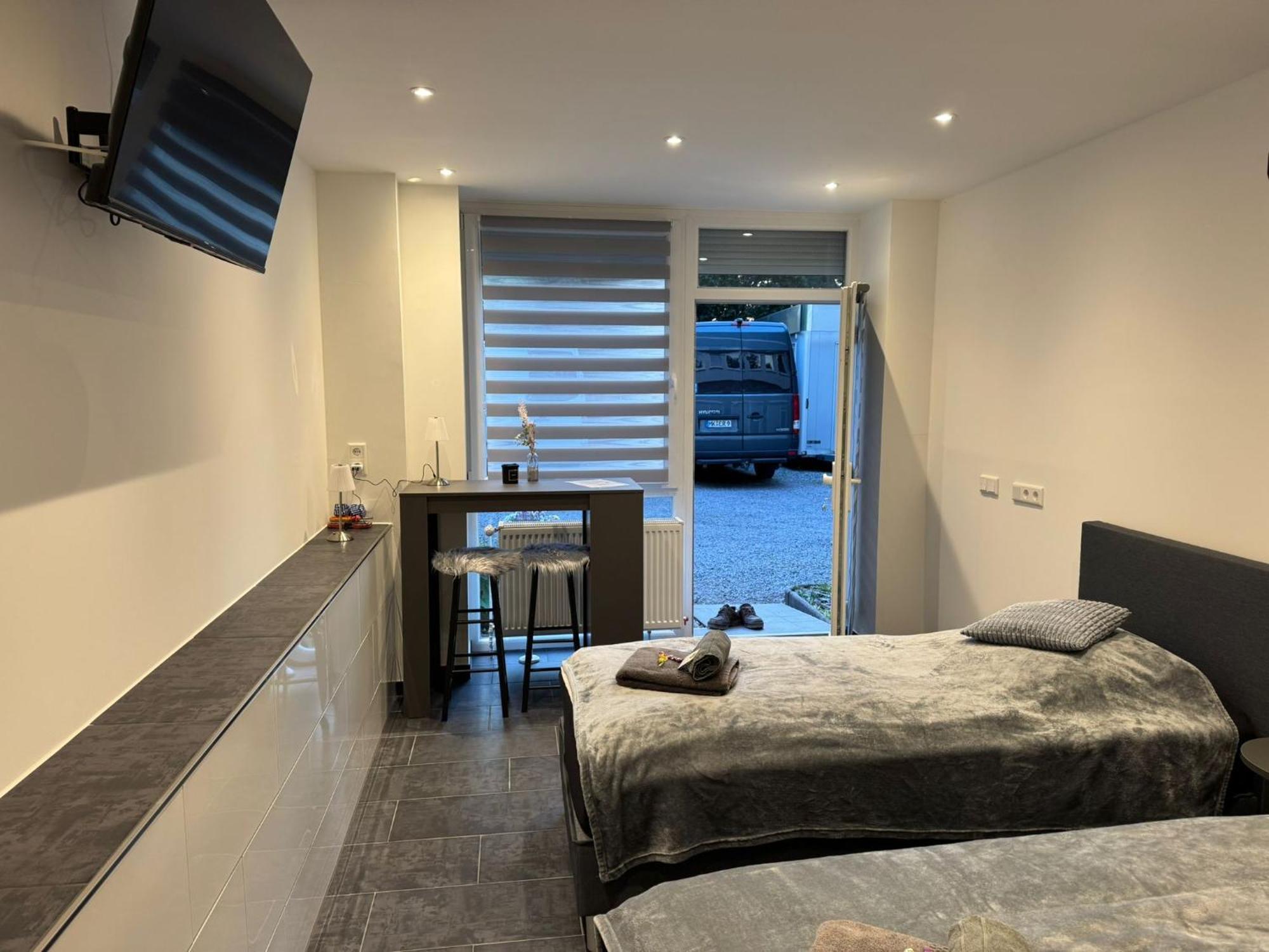 Waldstadt Homes, Ίζερλον Εξωτερικό φωτογραφία
