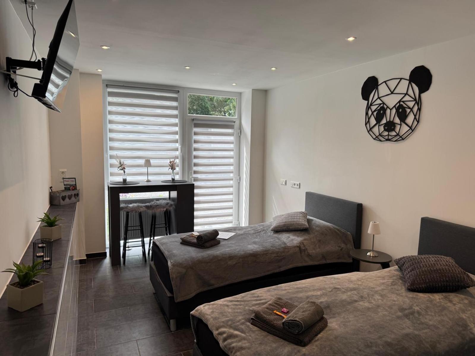 Waldstadt Homes, Ίζερλον Εξωτερικό φωτογραφία